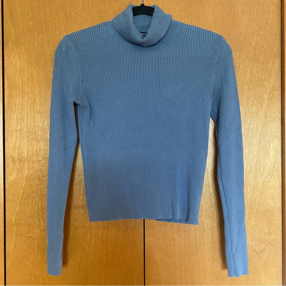 Brandy Melville Blue-Gray Ribbed Long Sleeve Turtleneck Sweater